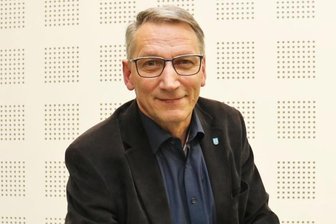 Protestbrief: Stadträte stärken Oberbürgermeister den Rücken - Flöhas OB Volker Holuscha (Linke).