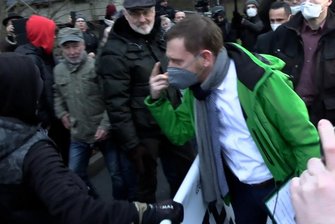 Ministerpräsident Kretschmer (CDU) wurde bei seinem Besuch in Frankenberg mit "Hau ab"-Rufen empfangen.