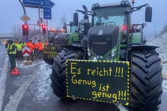 Proteste und Sperrungen im Erzgebirge: Mit diesen Aktionen ist am Montag zu rechnen - So lief der Freitag - Die Zufahrten zur A 72 im Erzgebirge waren am Freitagmorgen erneut blockiert worden, hier ein Bild von der Anschlussstelle Hartenstein.