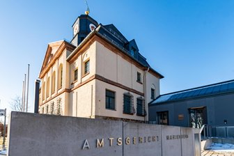 Prozess: Erzgebirger soll Minderjährige neunfach vergewaltigt haben - Ein Erzgebirger musste sich wegen des Vorwurfs der Vergewaltigung verantworten.