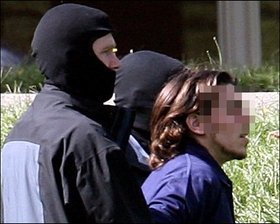 Prozess gegen Sauerland-Zelle beginnt in Düsseldorf - Im Hochsicherheitstrakt des Düsseldorfer Oberlandesgerichts beginnt heute der Prozess gegen vier mutmaßliche Islamisten der sogenannten Sauerland-Zelle. Das Archivfoto zeigt eines der festgenommenen Mitglieder der Sauerland-Zelle.