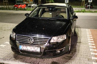 Prozess nach Kamikaze-Fahrt vor Rewe-Markt: Ladendiebin von Lauter hatte keinen Führerschein - Mit diesem Auto soll die Angeklagte die Mitarbeiterin des Rewe-Marktes in Lauter umgefahren haben.