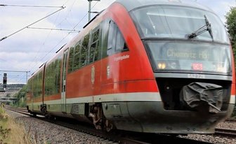 Prozess: Polizisten in Erzgebirgsbahn attackiert - In der Erzgebirgsbahn legte sich ein 38-Jähriger mit der Polizei an und schlug einen Beamten.