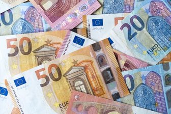 Prozess um überhöhte Kreditzinsen: Bank muss 5848 Euro erstatten - Die Verbraucherzentrale Sachsen klagte wegen sittenwidriger Kreditzinsen für einen Kunden aus Sachsen - und gewann.