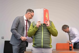 Prozess um Vergewaltigung: "Sein Kick war das Bewusstlose" - Der Angeklagte bestreitet die Vorwürfe.