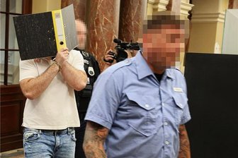 Prozess wegen versuchten Mordes in Zwickau: Warum die Staatsanwaltschaft einen Antrag auf Sicherungsverwahrung stellt - Der 28-jährige Angeklagte hat bereits zwei längere Haftstrafen abgesessen.