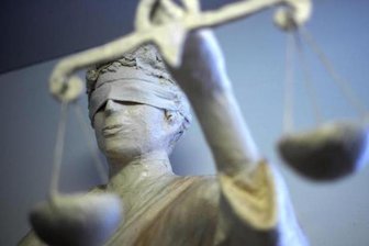 Prozessauftakt in Chemnitz: Frau sticht Ex-Freund in den Rücken -