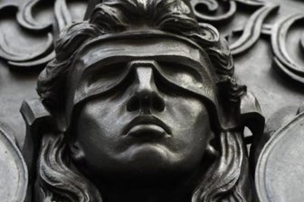 Prozessauftakt: Mann soll in Plauen auf Frau eingestochen haben - 