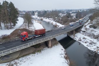 Prüfung nach Einsturz der Dresdener Carolabrücke: So steht es um drei Bauwerke der B 169 bei Döbeln - Die Brücke der B 169 über die Freiberger Mulde bei Döbeln.