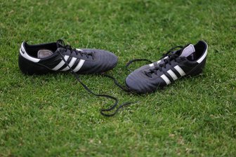 Prügel-Eklat in der Kreisliga: Zuschauer attackiert Fußballer des 1. FC Ranch Plauen und sorgt für Spielabbruch - Symbolbild.
