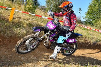 Psychologischer Kniff verhilft zum Gesamtsieg: Fahrer des ORC Hilmersdorf glänzt im Enduro-Jugend-Cup Ost - Die junge Krumhermersdorferin Lisa Beyer durfte sich sowohl in Kronach als auch in der Gesamtwertung über Rang 2 freuen.