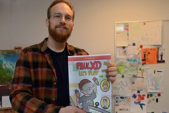 Psychotherapeut aus Auerbach kämpft mit Comic gegen die Spielsucht - Ken Schönfelder ist Kinder- und Jugendlichen-Psychotherapeut in Auerbach, vor wenigen Tagen hat er im Plauener Apicula-Verlag seinen Comic "Paul XD" veröffentlicht. Dazu gehört ein Leitfaden, der sich speziell an Eltern, Psychologen und Pädagogen wendet.