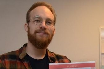 Psychotherapeut kämpft mit Comic gegen die Spielsucht - Der Auerbacher Kinder- und Jugend- Psychotherapeut Ken Schönfelder hat im Apicula-Verlag seinen Comic "Paul XD" veröffentlicht. Dazu gehört ein Leitfaden, der sich an Eltern, Psychologen und Pädagogen wendet.
