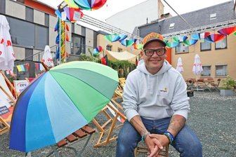 Public Viewing im Zeichen des Regenbogens - Gastwirt Andi Saller