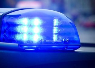 Pulsnitz: Behinderungen nach Reifenplatzer in amerikanischem Militärkonvoi auf A 4 -