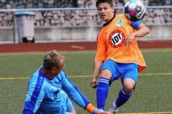 Punkteteilung für VfB zum Abschluss - Hatte am Sonntagnachmittag mehrfach einen Treffer auf dem Fuß: Annabergs Kapitän Richie Schulze (r.). Mit Platz 8 am Ende der Saison dürften er und sein Team aber definitiv zufrieden sein.