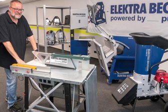Purkart erweitert Firmenstandort und kauft bekannte Spedition auf - Stephan Kurzenberger arbeitet bei Purkart als Vertriebsleiter der Marke Elektra Beckum. Er berät Kunden zu den professionellen Elektromaschinen Made in Germany. Das Portfolio reicht von Stromaggregaten über Schweißgeräte, Gartenhäcksler, Brennholzwippsägen, Bandsägen bis hin zu Baukreissägen. 