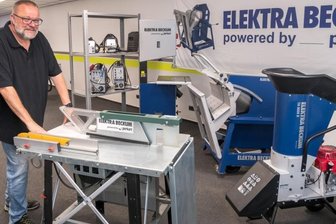 Purkart erweitert Firmenstandort und kauft bekannte Spedition auf - Stephan Kurzenberger arbeitet bei Purkart als Vertriebsleiter der Marke Elektra Beckum. Er berät Kunden zu den professionellen Elektromaschinen Made in Germany. Das Portfolio reicht von Stromaggregaten über Schweißgeräte, Gartenhäcksler, Brennholzwippsägen, Bandsägen bis hin zu Baukreissägen. 