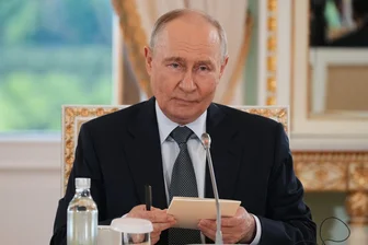 Putin gibt sich siegesgewiss - Selenskyj bietet Treffen an - Der russische Präsident Wladimir Putin gab sich vor internationalen Journalisten zuversichtlich.