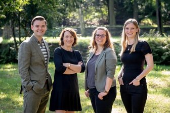 Qualifizierung soll aus einer Hand kommen - Das vierköpfige Team der Koordinierungsstelle des neuen Weiterbildungsverbundes Erzgebirge: Lars Ehrt, Ivonne Kittig, Leiterin Anke Baranowski und Melanie Trommer (von links). 