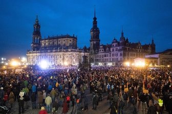 "Querdenken"-Kundgebung: Polizei überprüft Chat-Aufrufe - Die Demonstration der Querdenken-Bewegung am Samstag in Dresden.