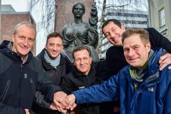 Quintett vor extremer Herausforderung - Jörg Stingl und seine Mitstreiter Oliver Hellmich, Frank Nebel, Stev Theloke und Frank Riedel (v. l.) sind für das neue Abenteuer bereit.