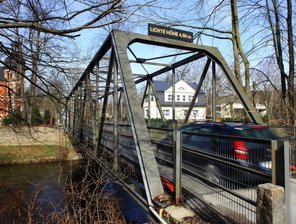 Brücke über Fluss