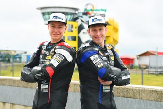 Rad an Rad mit ehemaligen WM-Piloten: Striegistaler mit starkem Einstand auf dem Sachsenring - Vor allem Kevin (l.), aber auch Leon Orgis nutzten auf dem Sachsenring ihren Heimvorteil.