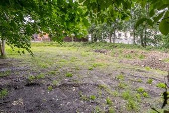 Rad-Parcours für Schlosspark geplant - Noch ist nicht viel auf dem Gelände zu sehen. Doch schon bald sollen hier Hügel und Wellen zum Radfahren entstehen.