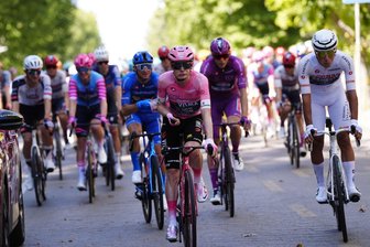 Rad-Star Vingegaard feiert Gesamtsieg bei Giro d’Italia - Jonas Vingegaard bei der letzten Giro-Etappe.