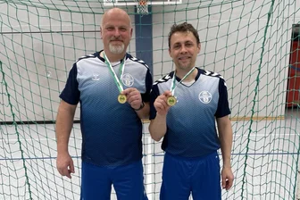 Radball-Oberliga: Oldies aus dem Erzgebirge gelingt überraschender Meistercoup - Marco Buschbeck (links) und Falk Langer haben sich in der Oberliga Sachsen den Titel gesichert.