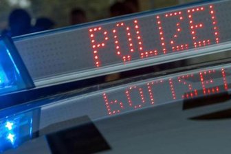 Radfahrer schlägt Autofahrer - 