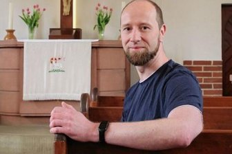 Radiopfarrer für eine Woche - Am Montag ist Pfarrer Carsten Hoffmann von der Bethlehemsgemeinde, die sich über den Großraum Vogtland und die Stadt Plauen verteilt, das erste Mal im Radio zu hören.