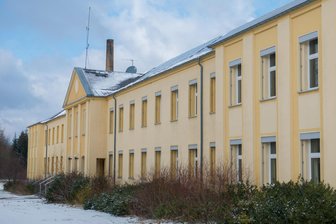 Radon-Belastung an Schneeberger Polizeifachschule: Bürgermeister widerspricht anonymem Brief deutlich - An der Polizeifachschule Schneeberg wurden erhöhte Radonwerte gemessen. Jetzt wird gehandelt.