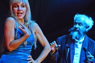 Radrennen, Travestie und Tanz lockten mehr Besucher in die Stadthalle -