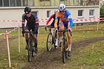 Radsport: Cross-Spezialisten aus dem Erzgebirge freuen sich über Weltcup-Punkte - Mit seinem 6. Platz erreichte Jan Prell (rechts) das beste Venusberger Ergebnis.