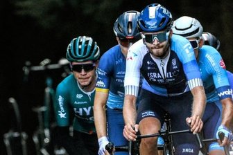 Radsport: Erzgebirger überzeugt beim Giro d’Abruzzo - Moritz Kretschy (vorn) befindet sich in starker Form.