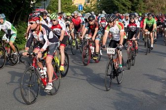 Radsport-Team: Zum Jubiläum auf Kurs - Der 210 Kilometer lange Vogtland-Radmarathon des VRT (Foto: Start 2019) ist aus dem Veranstaltungkalender nicht wegzudenken. 
