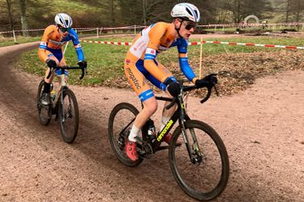 Radsportler aus dem Erzgebirge bejubeln Bundesliga-Punkte und ein DM-Ticket - Die knalligen Trikots des RSV 54 waren immer weit vorn auszumachen.