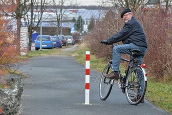 Radweg an B 101 bei Großschirma: So ist der derzeitige Stand - Hans-Joachim Seeber aus Großschirma, hier ein Archivbild, am Ende des Radweges am Gewerbegebiet Großschirma in Richtung Großvoigtsberg.