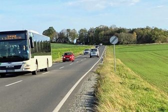 Radweg an B 180: Bis zum Baubeginn dauert es noch - Entlang der vielbefahrenen Bundesstraße 180 zwischen Gersdorf und Lugau soll ein Radweg gebaut werden. Die weiteren Planungsschritte werden aber noch einige Zeit dauern, sodass ein Baubeginn noch nicht in Sichtweite ist.