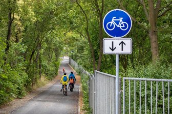 Radweg an der Talsperre Pöhl mit Anradeln symbolisch freigegeben - Der Radweg an der Talsperre Pöhl ist jetzt zwischen Plauen und Neudörfel durchgängig befahrbar. Foto: Ellen Liebner