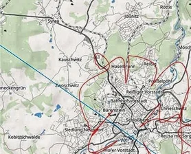 Rätsel um Flugbewegung im Vogtland: „Da malt jemand eine Blume um Plauen!“ - Die Daten der Deutschen Flugsicherung zeigen den Hubschrauberflug um Plauen.