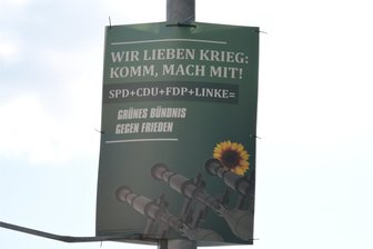 Rätselhafte Wahlplakate in Erzgebirgsstadt aufgetaucht – und wieder verschwunden - Eines der Wahlplakate in Stollberg.