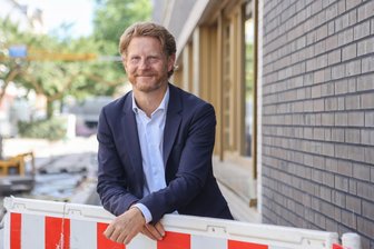 Rätselraten im Chemnitzer Rathaus: Warum tritt Baubürgermeister Stötzer vorzeitig ab? - Der Chemnitzer Baubürgermeister Michael Stötzer steht seit 2015 an der Spitze des Dezernats für Stadtentwicklung und Bau. Nun kündigt der 52-Jährige seinen vorzeitigen Abschied vom Amt an. Selbst langjährige Wegbegleiter zeigen sich überrascht.