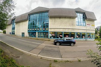 Rätselraten in Marienberg und Olbernhau: Kommt Lidl – oder vielleicht doch nicht? - Das Möbelhaus an der Äußeren Annaberger Straße in Marienberg will Lidl abreißen, um einen neuen Markt zu bauen. Bislang tut sich dort aber nichts.