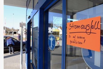Rätselraten um Stromausfall - Ein Stromausfall hat am Freitagabend große Teile von Lichtenau für knapp zwei Stunden lahmgelegt (ein Symbolbild). 