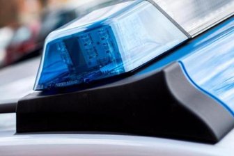 Räuber fesseln Arzt in Praxis -