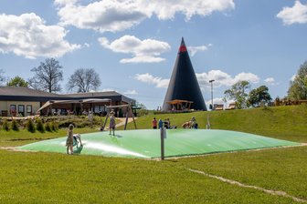 Räucherkerzenland im Erzgebirge plant Premiere für Kinder - Das Räucherkerzenland Crottendorf bereitet den ersten Kinderflohmarkt vor.