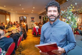 Raik Schubert gewinnt Bürgermeister-Wahl in Niederwiesa - 